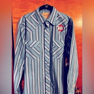 Pearl snap Wrangler men’s shirt